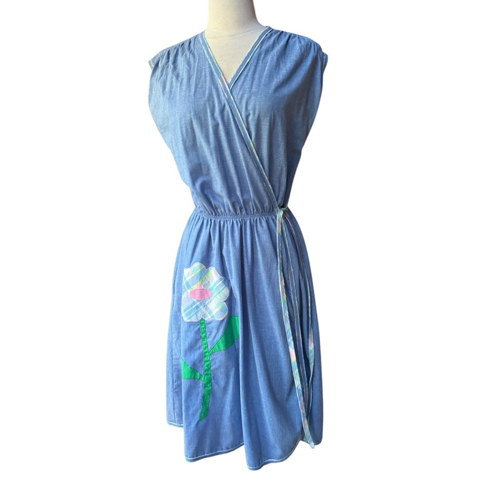 Late 1990s Alternatives Chambray‎ V-Neck, Floral Appliqué Wrap Tie Dress